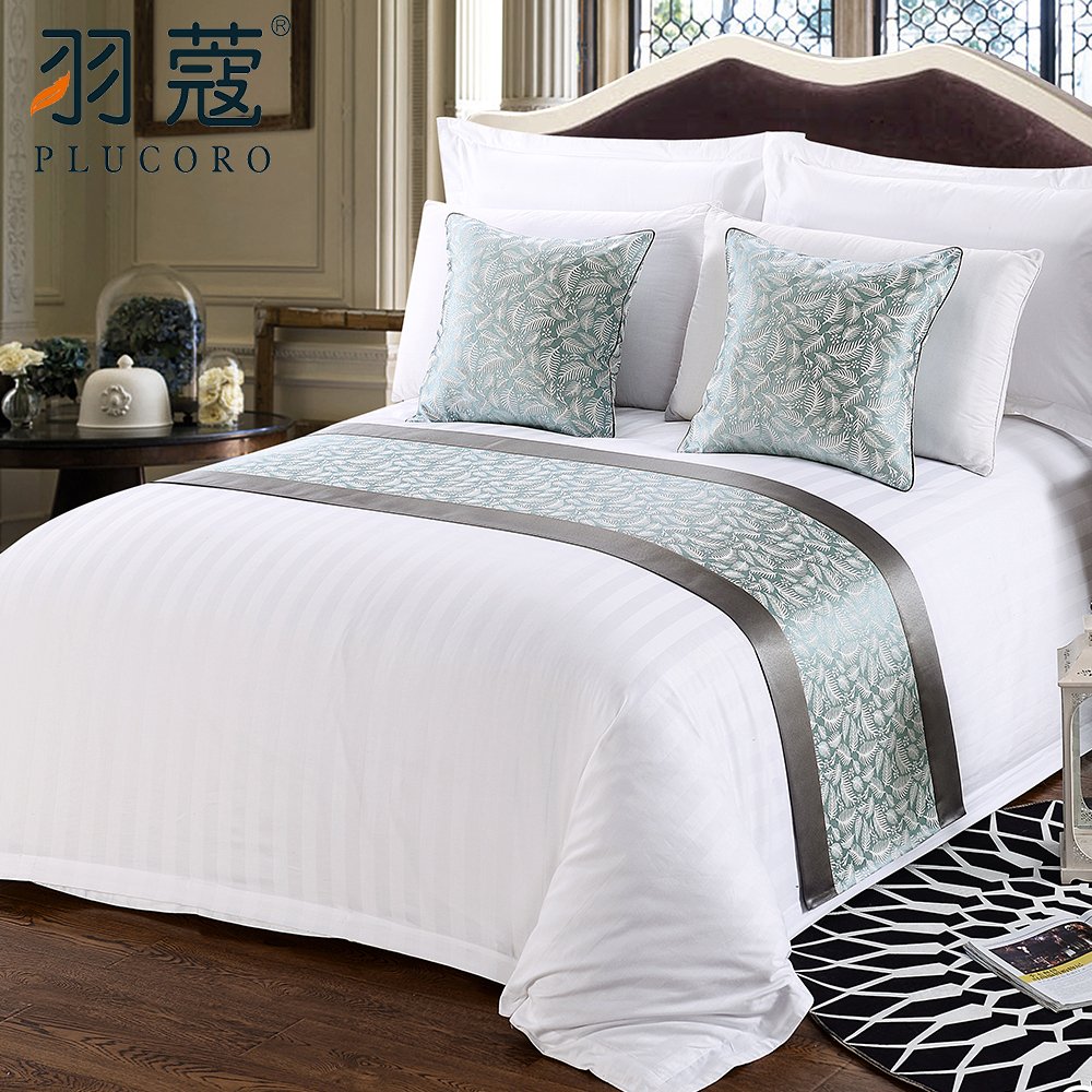Customized Size Design Hotel Quilted Queen Size Bed Runners For Hotel Match Cushion