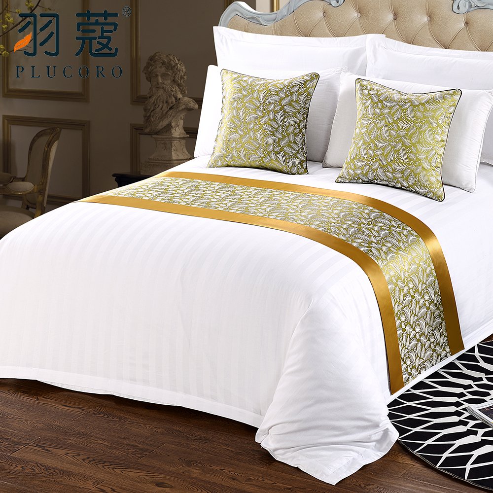 Customized Size Design Hotel Quilted Queen Size Bed Runners For Hotel Match Cushion