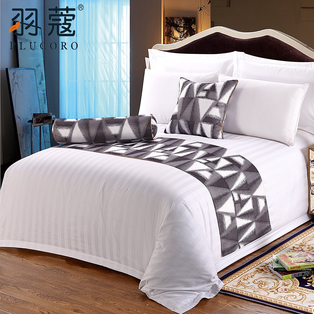 Customized Size Design Hotel Quilted Queen Size Bed Runners For Hotel Match Cushion