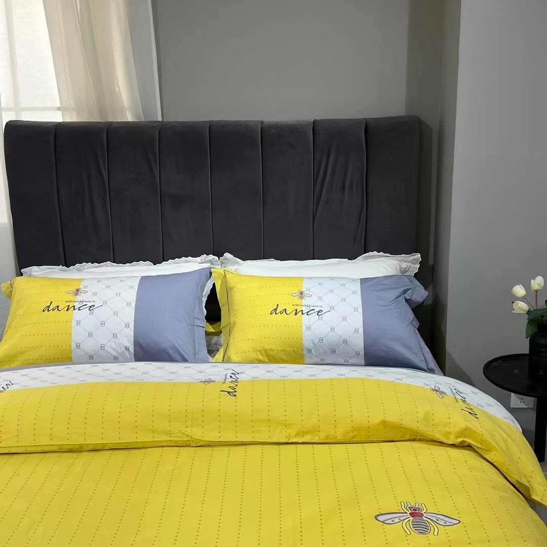 Custom printed bed sheet cotton fabric comforter bed linen bedding sets with matching curtains