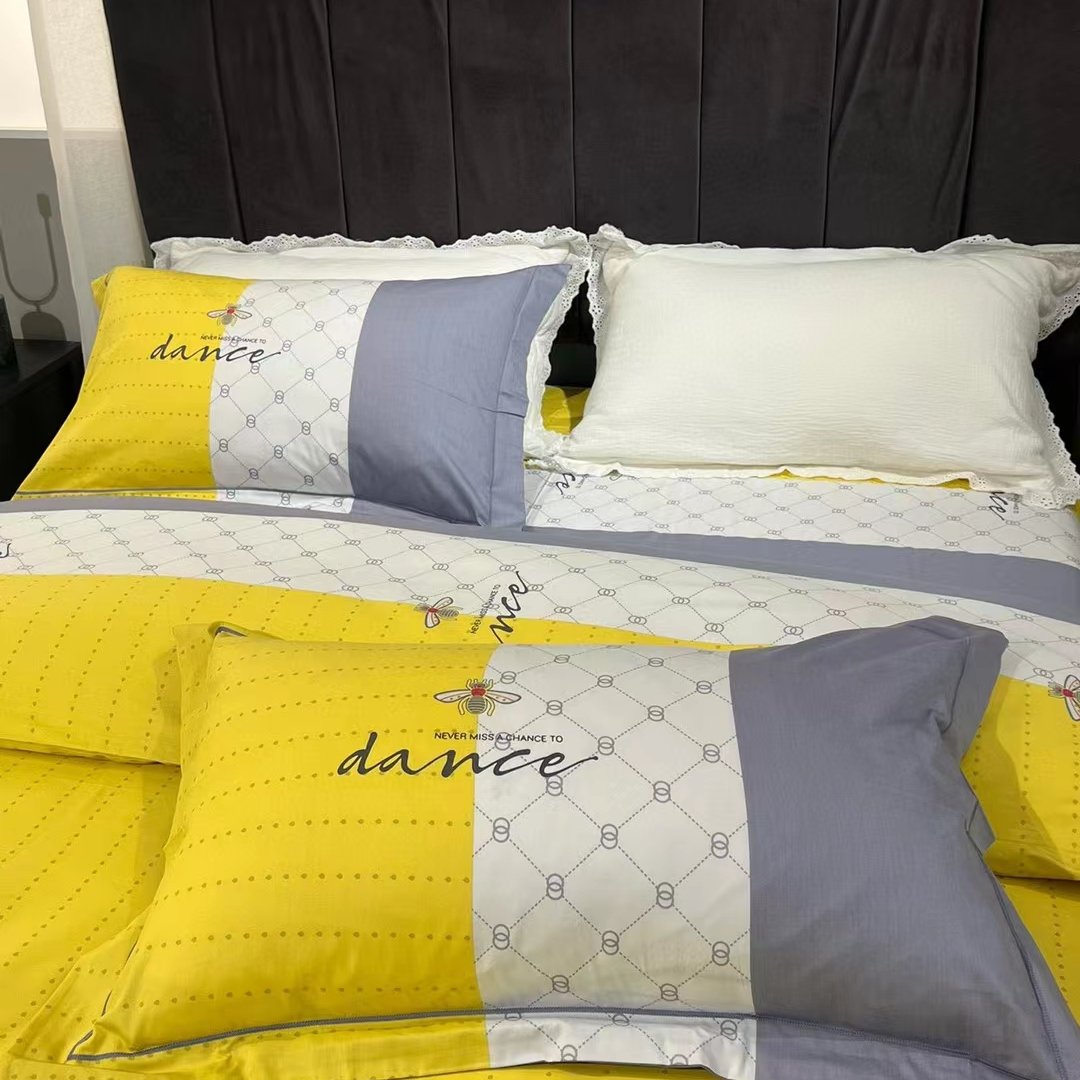 Custom printed bed sheet cotton fabric comforter bed linen bedding sets with matching curtains