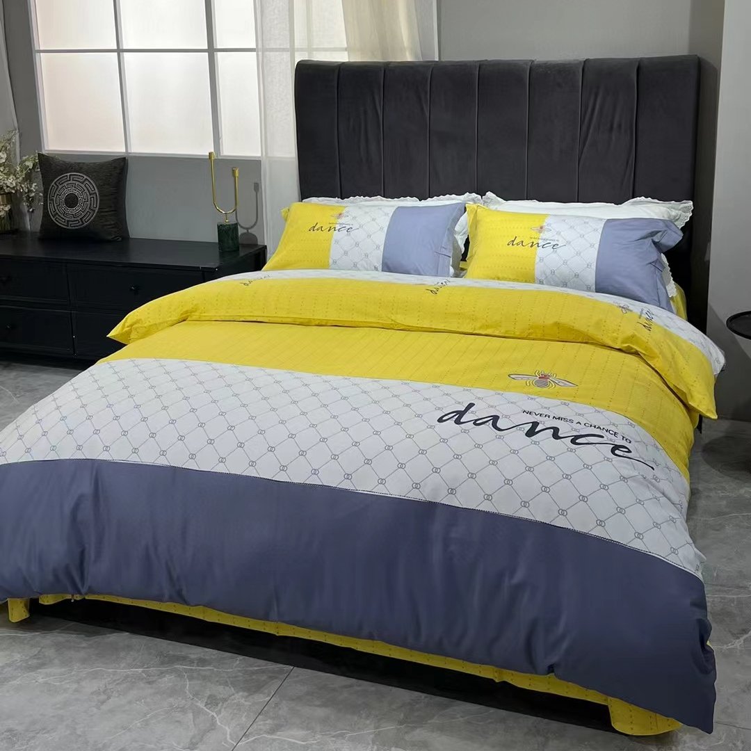 Custom printed bed sheet cotton fabric comforter bed linen bedding sets with matching curtains