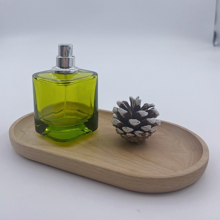 Hot sale refillable spraying green 50ml square glass Perfume bottle matching aluminium sprayer