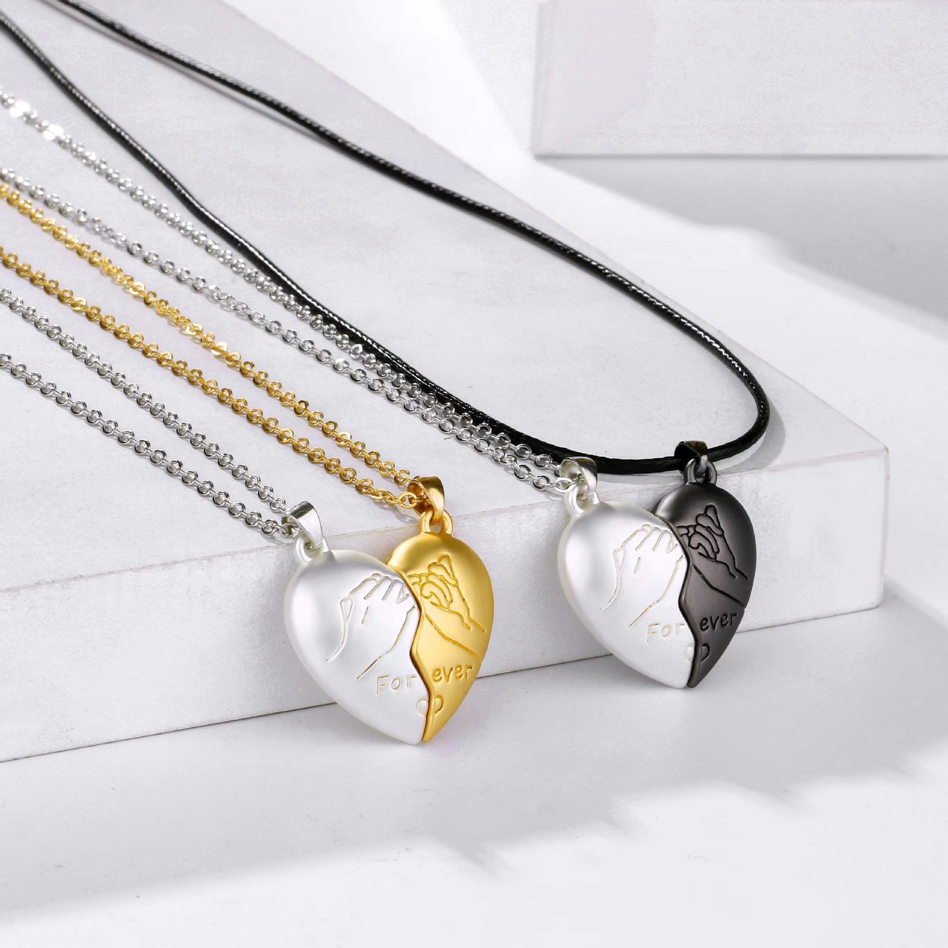 Two Soul One Heart Alloy Magnetic Pendant Best Friend Hand in Hand Necklace Love Forever Hook Attract Couples Promise Necklaces