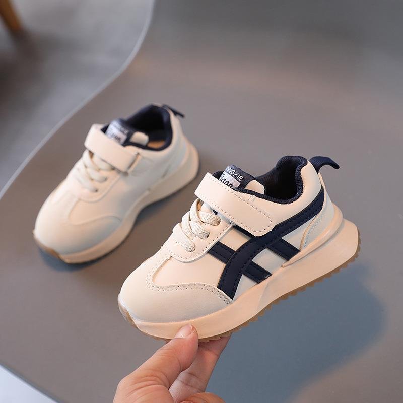 Spring and autumn new children's Korean fashion sports shoes boys classic non-slip soft sole light casual shoes running shoes