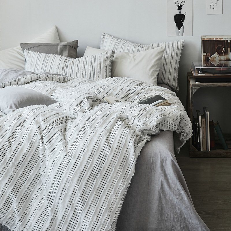 Wholesale Queen Gray Bedding Set Modern Full Size Cotton with Jacquard Stripes 4-Pieces Set Matching Pillow Shams Quilt Cover