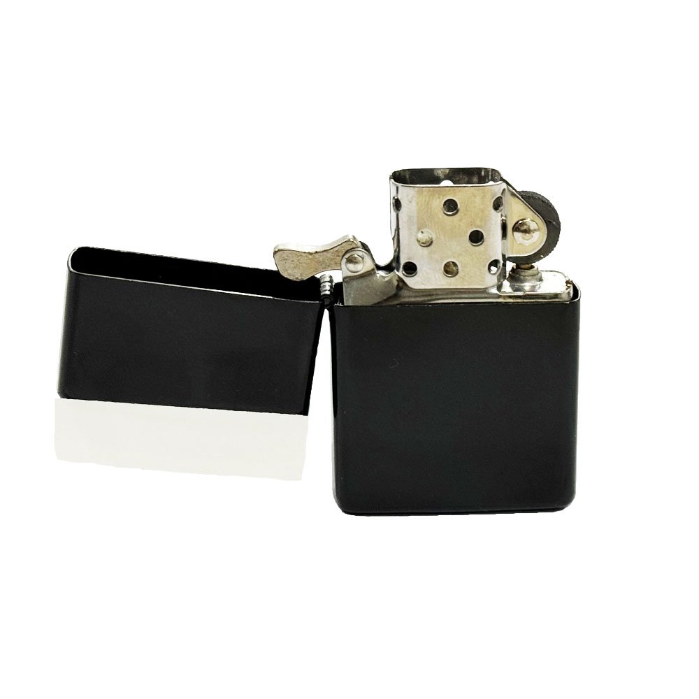 Yiwu Qianxun 2023 Factory Silk Smoking Wholesale Hot Sell Cheap Black Metal Flint Match Petrol Oil Lighter Refillable With Case