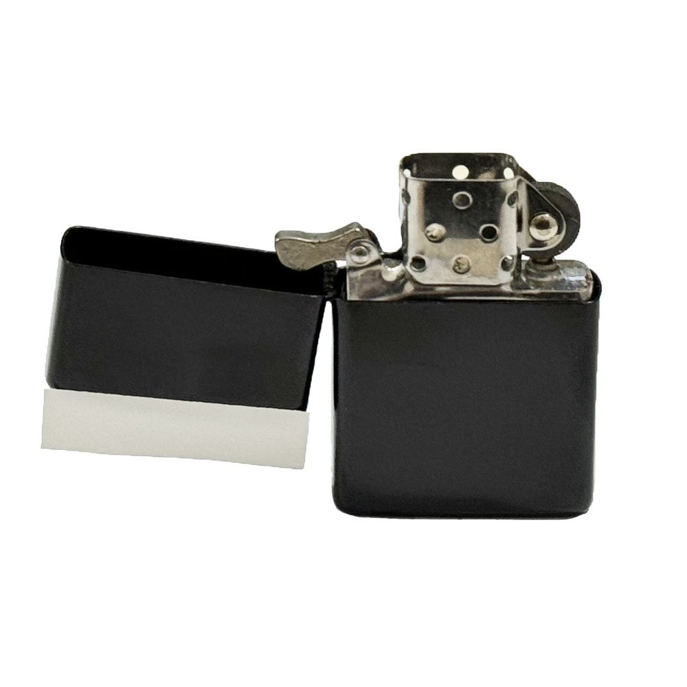 Yiwu Qianxun 2023 Factory Silk Smoking Wholesale Hot Sell Cheap Black Metal Flint Match Petrol Oil Lighter Refillable With Case