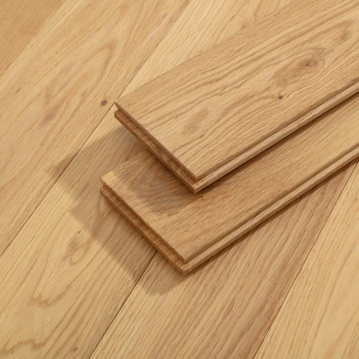 Straight Grain OAK Solid Wood Flooring with Matching Floor Skirting for Living Room Staggered Random Length Hardwood Flooring