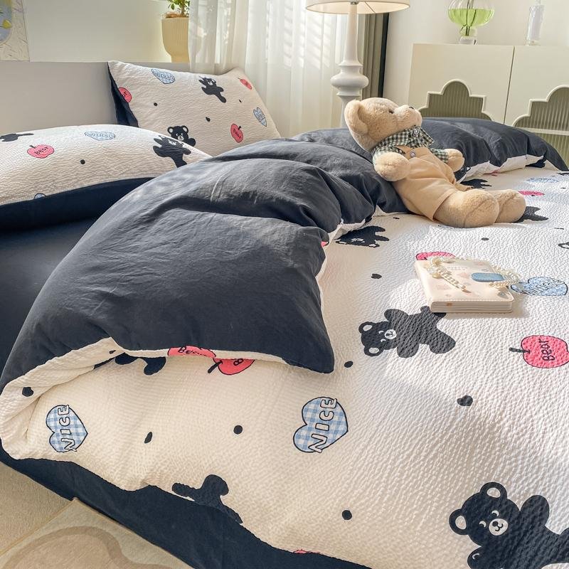 Bedding 2024 New Entry Light Luxury Nordic Style Printed Washed Cotton Four-Piece Set Jumping Bear