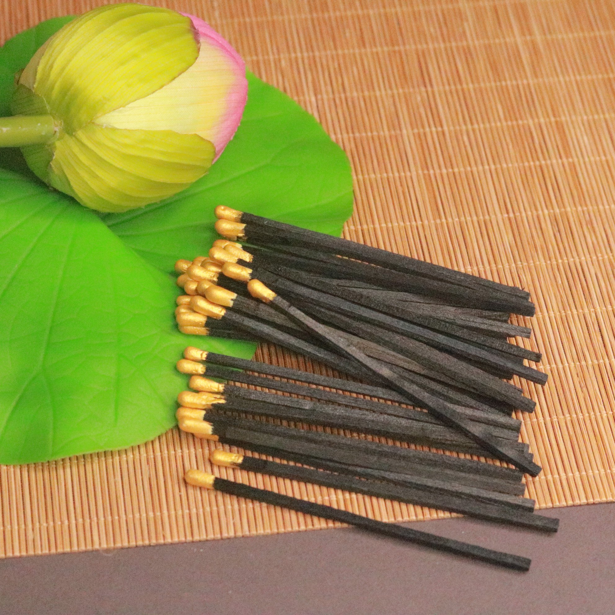 Extra long black wooden luxury golden bulk 4 inches matches Factory wholesale bulk matches in Black stick golden tip matches