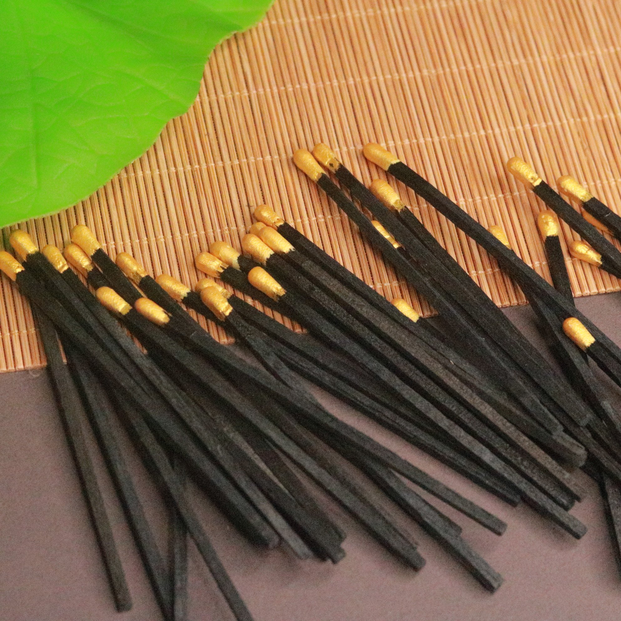Extra long black wooden luxury golden bulk 4 inches matches Factory wholesale bulk matches in Black stick golden tip matches