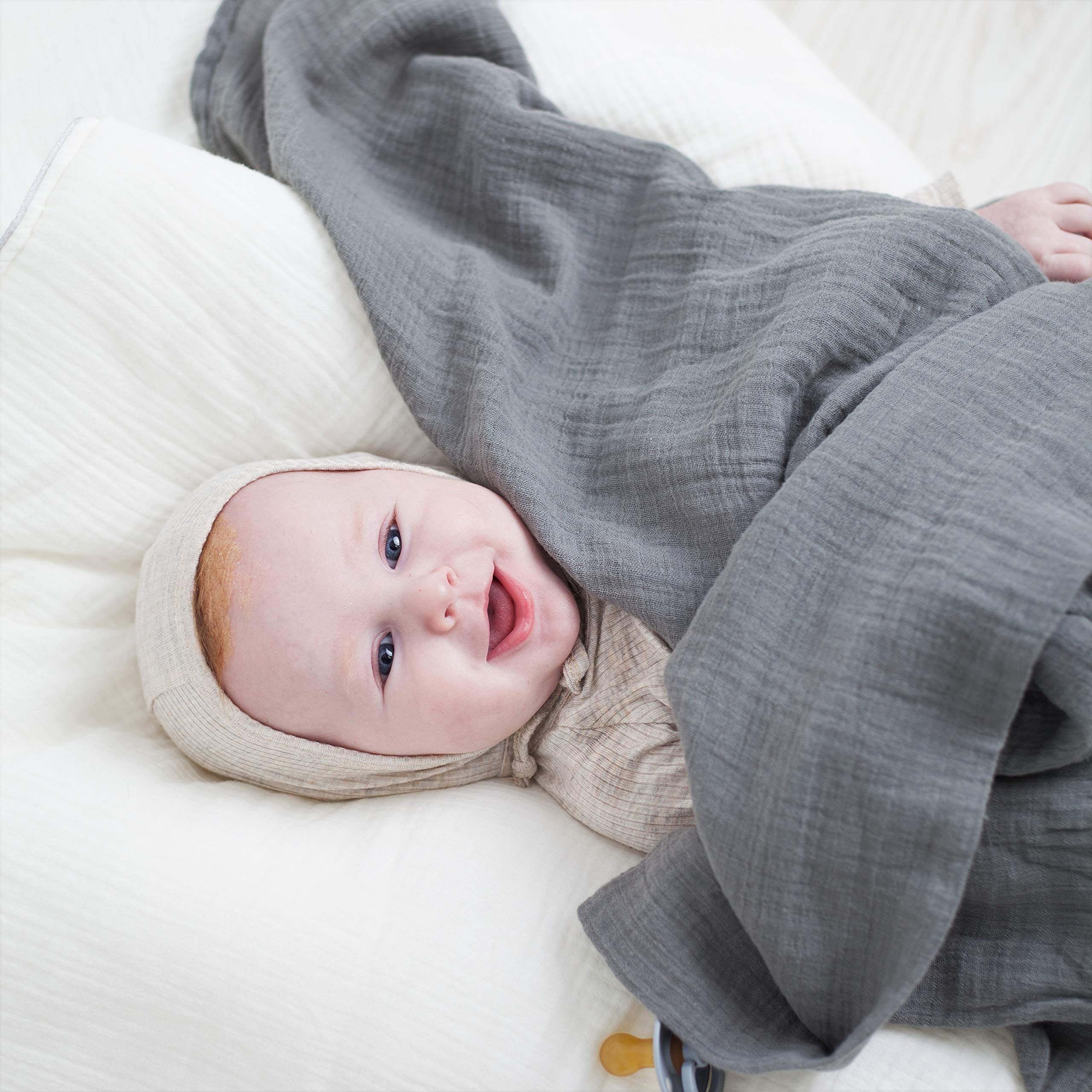 Wholesale Custom Baby Cotton Rainbow Patterned Muslim Swaddle Blanket Baby Swaddle Bamboo Matching Mum Robe Gift Set For Baby