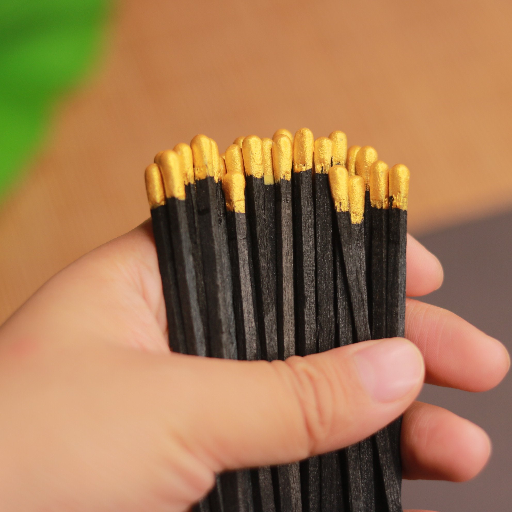 INS Factory wholesale bulk matches in Black stick golden tip matches extra long black wooden luxury golden bulk 4 inches matches
