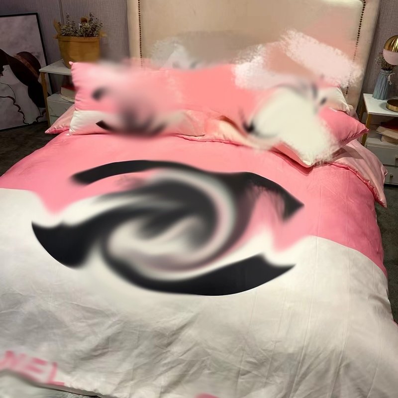 Customized Cotton 6pcs Designer Bedding Set with Matching Curtains