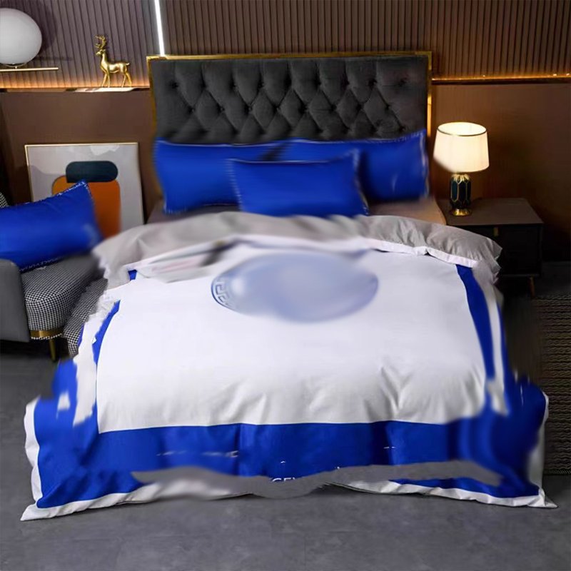 Customized Cotton 6pcs Designer Bedding Set with Matching Curtains
