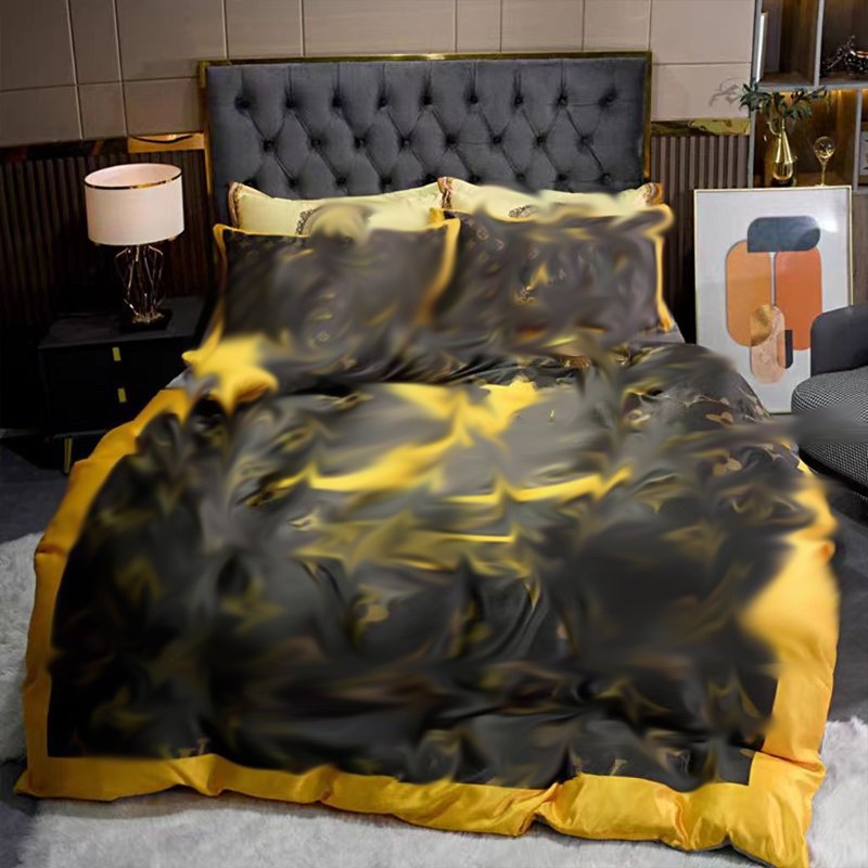 Customized Cotton 6pcs Designer Bedding Set with Matching Curtains
