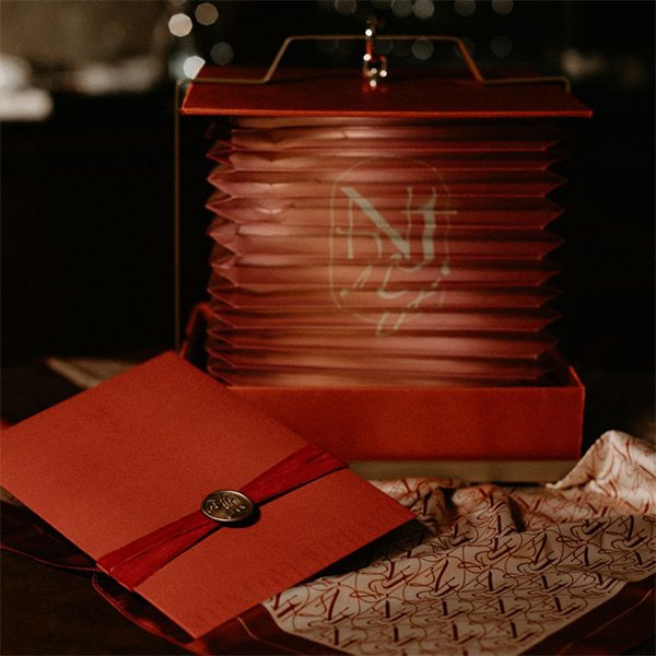 Wholesale Luxury Wedding Anniversary Invitation Gift Box in Premium Packaging