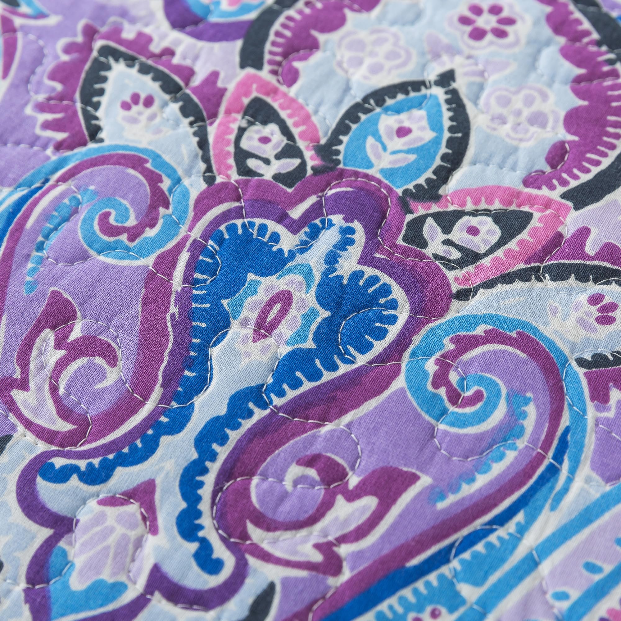 ODM OEM Luxury Design 100% Polyester Embroidery Quilt Summer Quilt