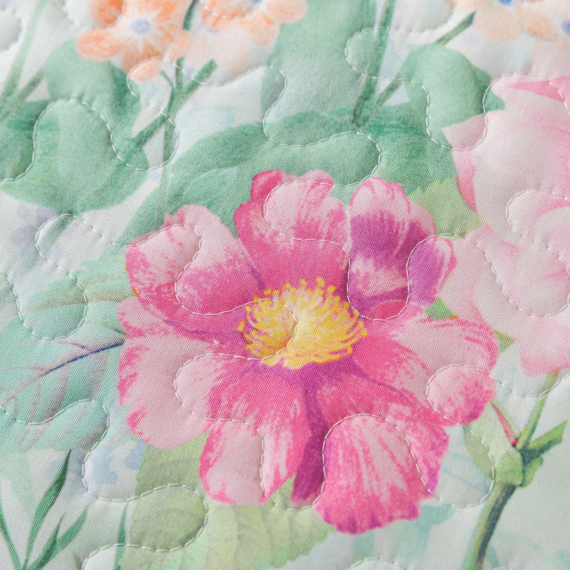 High Quality Ultrasonic Stitching Quilted Plain Bedspread Customized Patterns Polyester Fabric Quilt