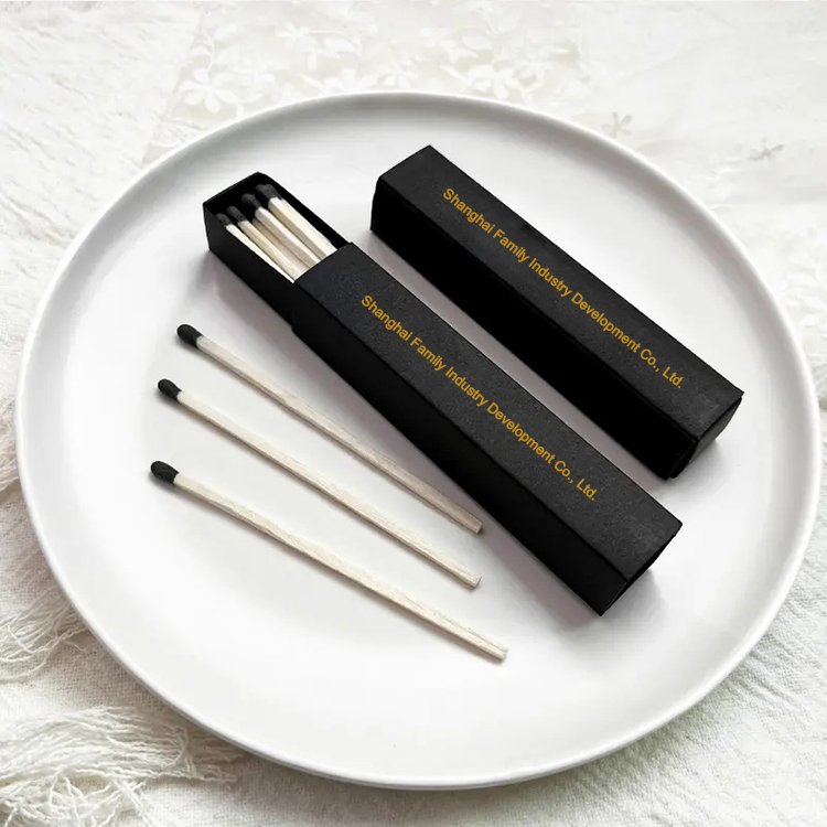 Safety Black 4 inch Match Boxes And Match Colors Can Be Customized Flat Wooden Stick Bright Matches