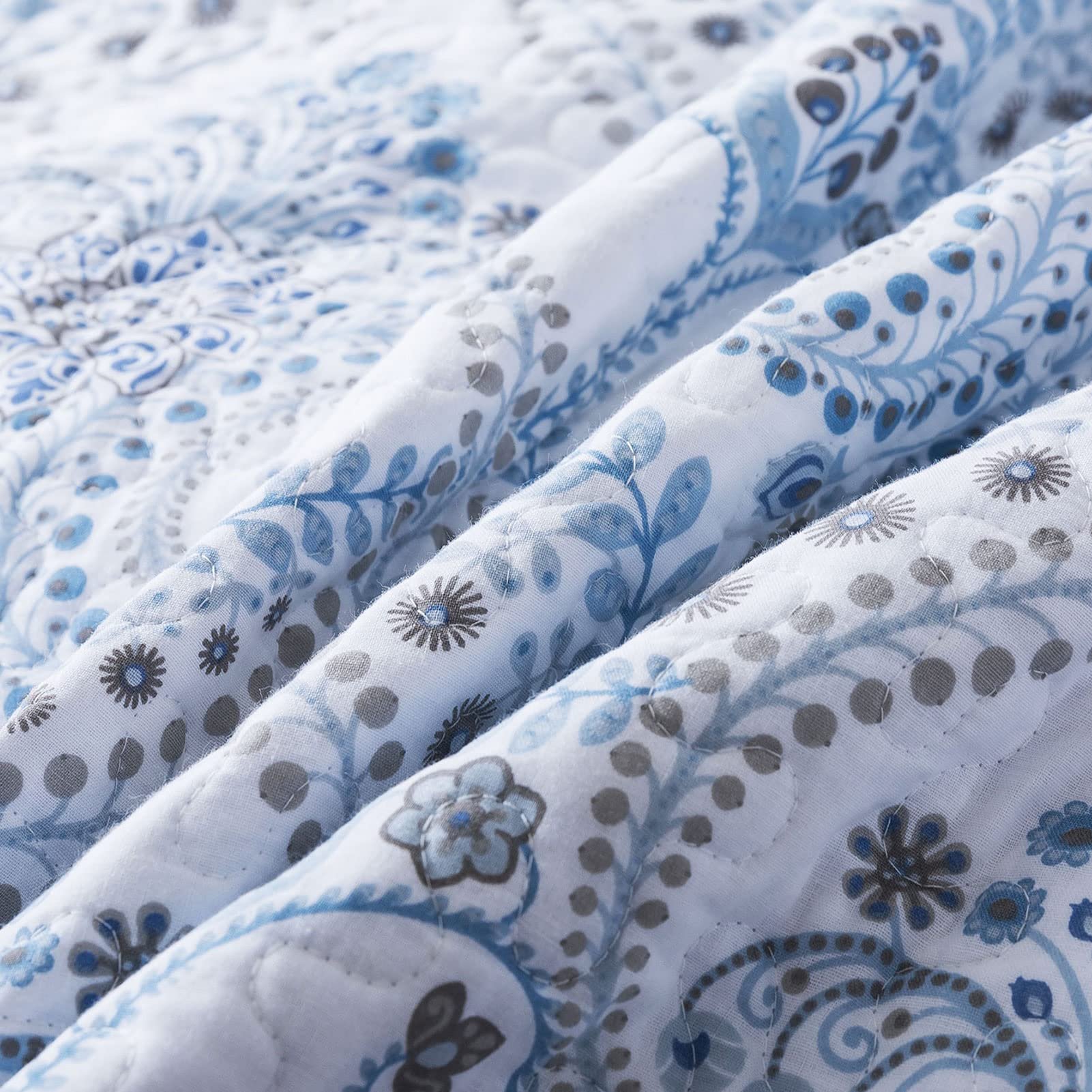 Finely Stitched Washable Cozy Line Patchwork 3 Pcs King Size Adult Comforter Set