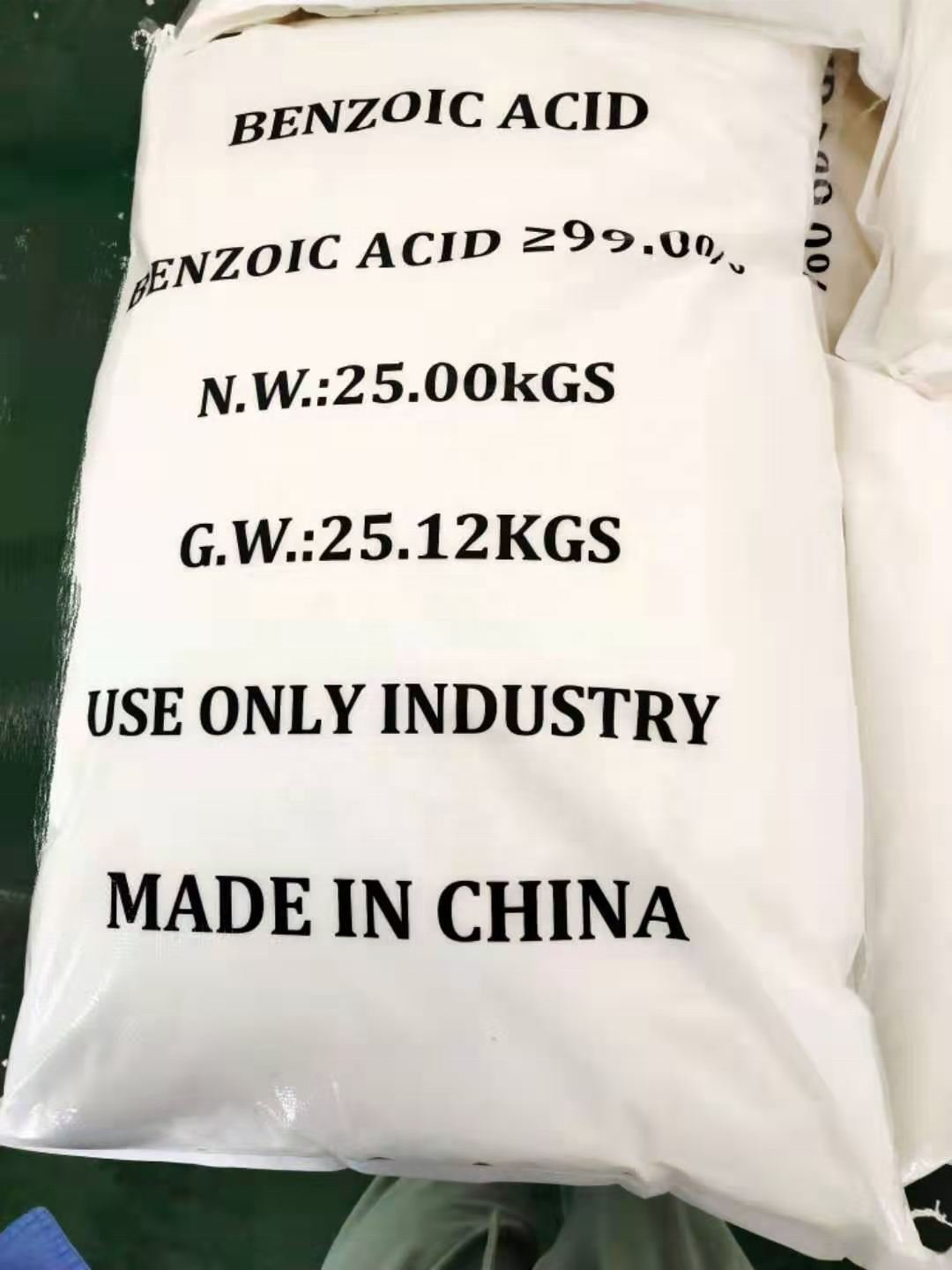 Manufacture 99% Benzoic acid CAS 65-85-0 Benzoic Acid Powder for sale