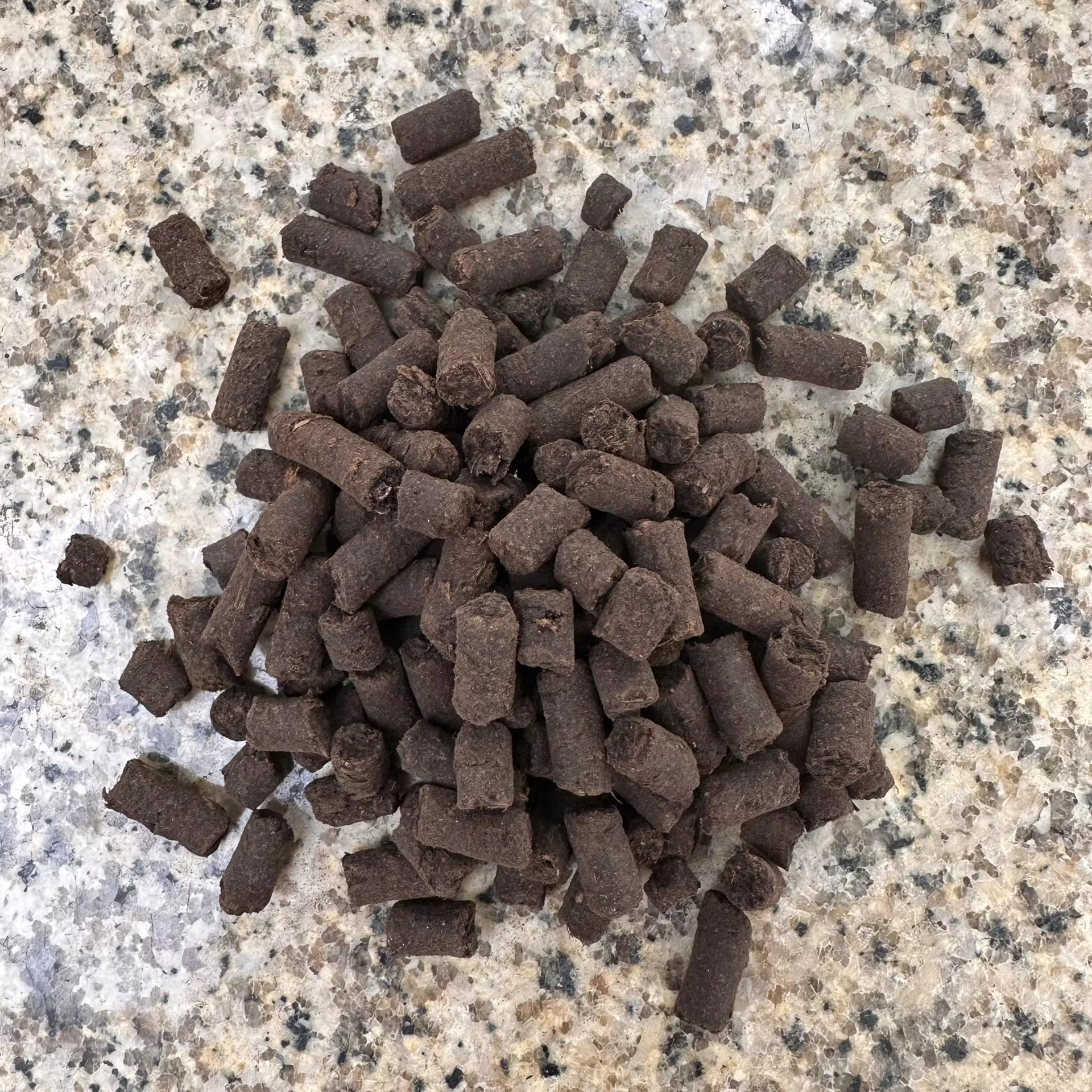 Manure Orgnaic Fertilizer Manufacturer in powder pellet in 50kgs 1000kgs bag by container