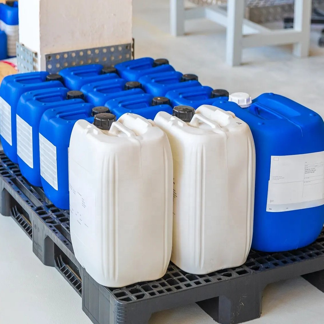 Good price CAS 124-07-2 Caprylic Acid/Octanoic acid from China supplier
