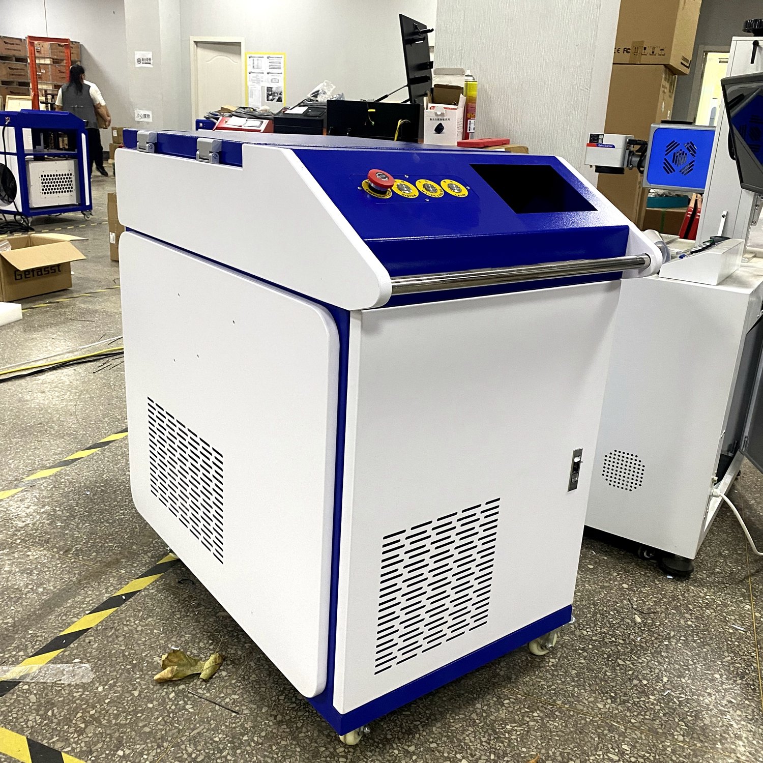 2023 SUKE Updated 1000W 1500W 2000W pulse laser cleaning for metal surface powder coating laser cleaning metal machine