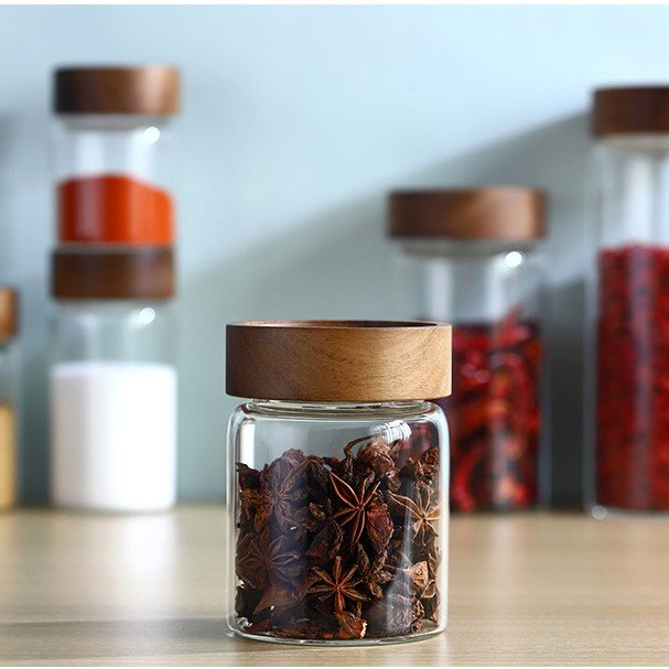 Food grade borosilicate spice storage glass jar with screw acacia wooden lid