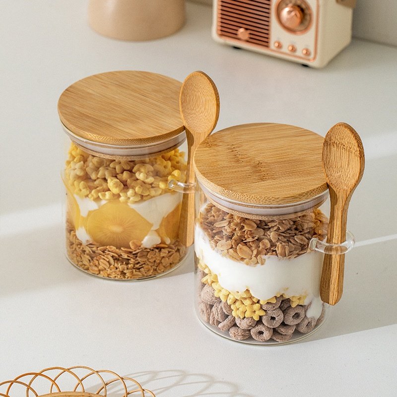 Custom Glass Spice Jar Food Canister Overnight Oats Storage Containers Seasoning Condiment Jars with Bamboo Lids and Spoons