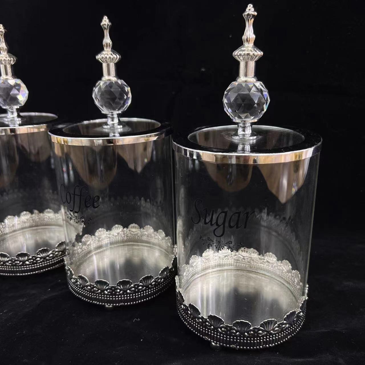 Container Storage Jars Around Luxury Storage Box Wholesale Glass with Lids Metal for Home Decoration Party Use Kitchen Food