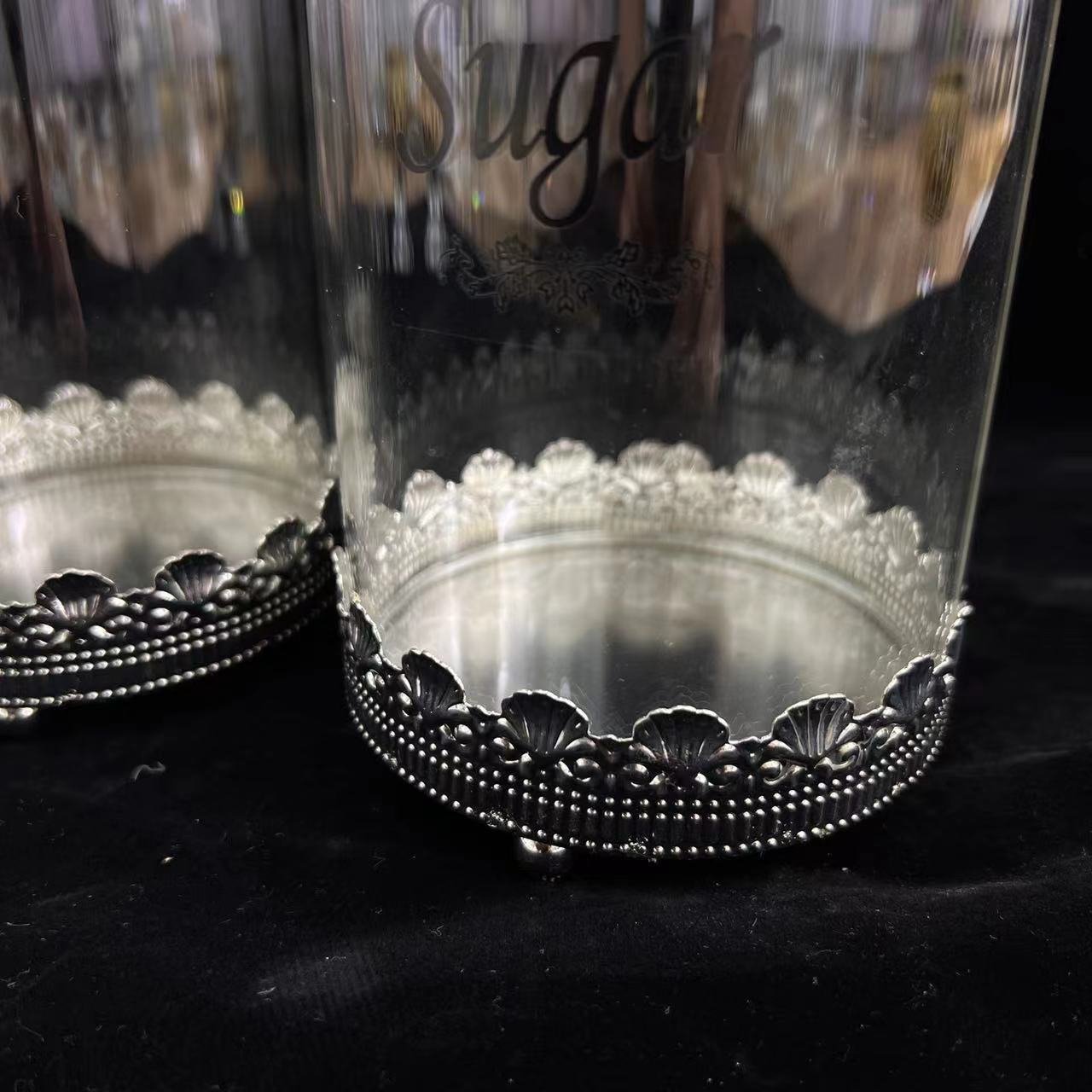 Container Storage Jars Around Luxury Storage Box Wholesale Glass with Lids Metal for Home Decoration Party Use Kitchen Food