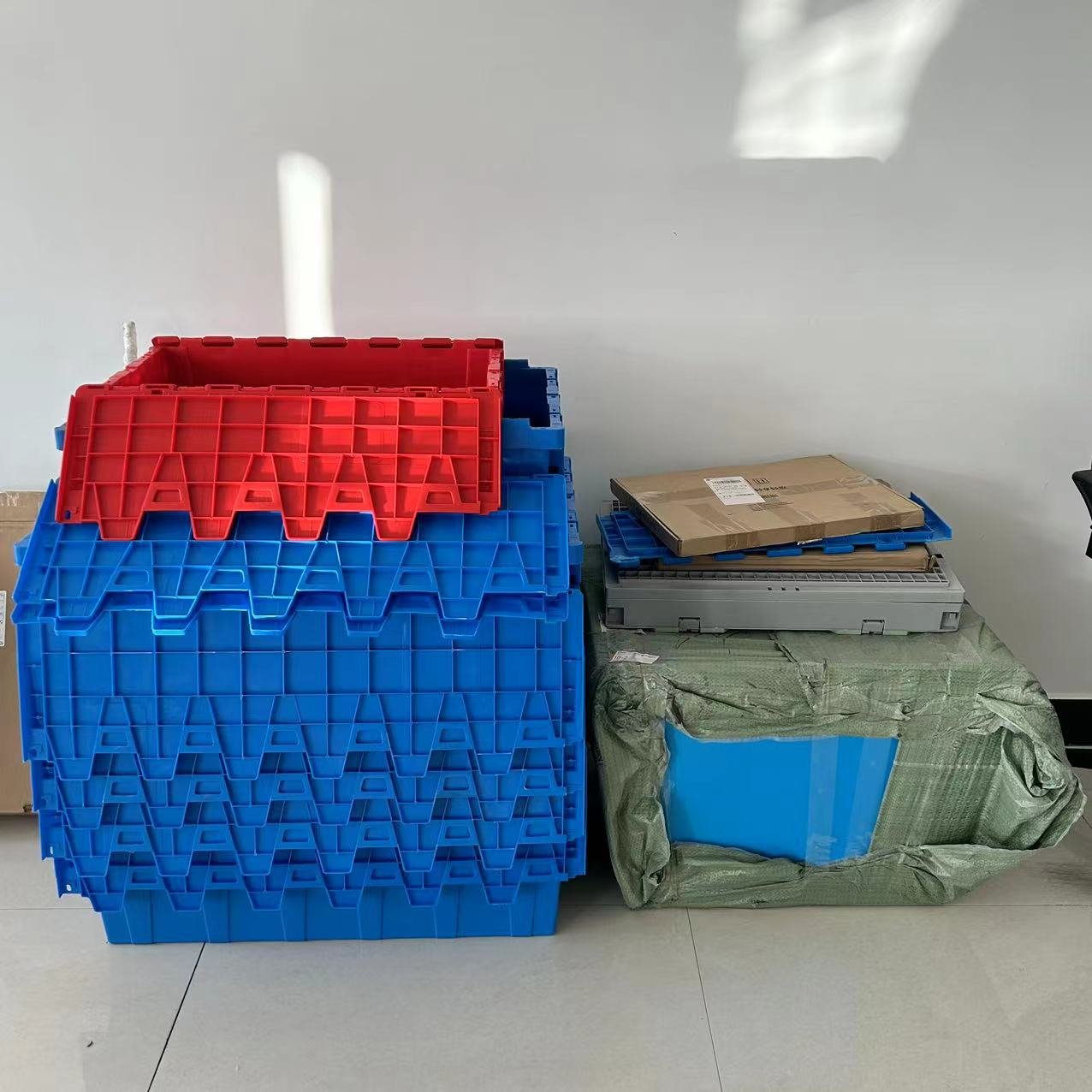 820x480x380mm Heavy Duty Large storage Fruits And Vegetables Moving Shipping Plastic Crate Box With Lids