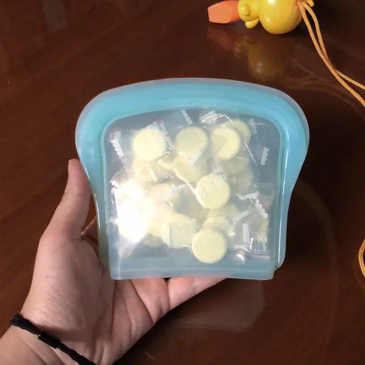 200ML Food Grade Silicone Trending Kitchenware Reusable Eco Friendly Food Storage Pouch Zip Lick Silicone Snack Bags Versatile