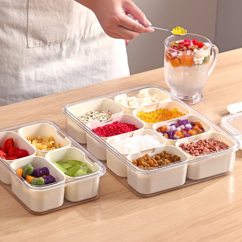 New Style Kitchen Sealed Portable Container Snack Storage Snacks Transparent Divider Vegetable Tray Box with Lid and Handle