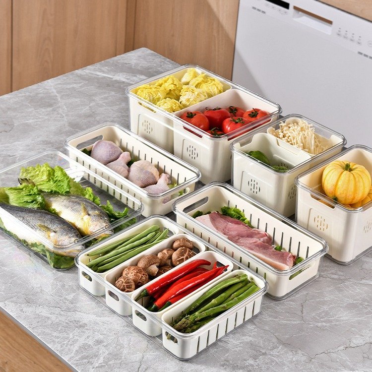 Hot Sale Kitchen Fruit Vegetable Crisper 4 Grids Transparent PET Fresh Keeping Box Sealed Box Fridge Storage Box With Strainer
