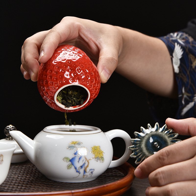 Harmony Wholesale Top Grade Tea Container Food Cheap Cartoon Portable Strawberry Ceramic Storage Jar