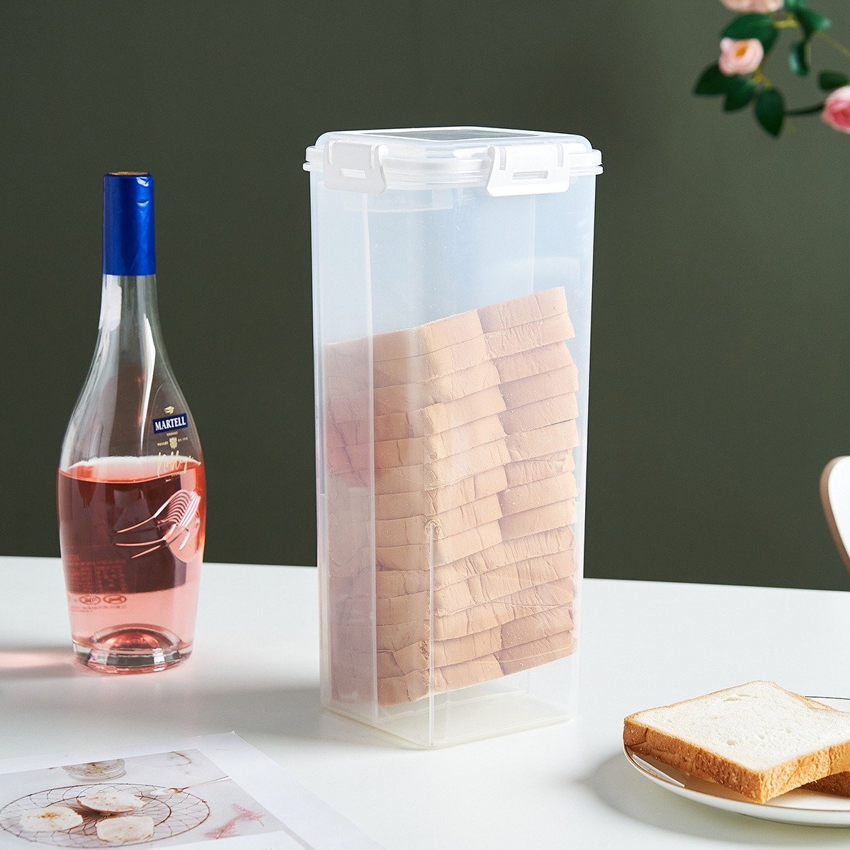 Small Home Kitchen Supplies Dispenser Rectangular Plastic Bread Crisper and Toast Storage Box Sealed Case