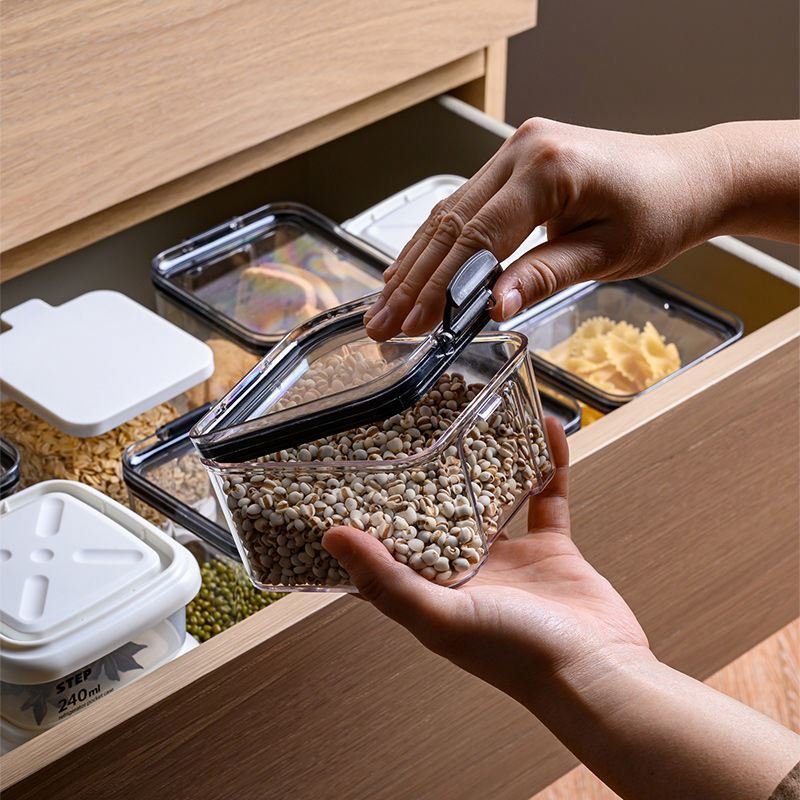Different Capacity Plastic Sealed Cans Kitchen Storage Box Transparent Food Container