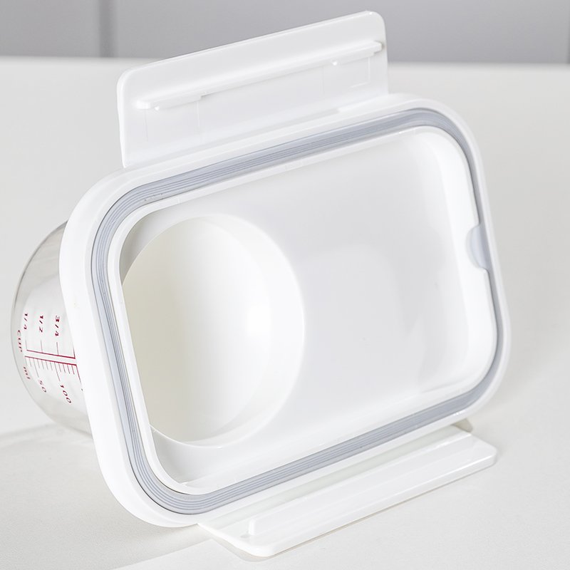 Wholesale Airtight Plastic Dog Cat Food Storage Containers Pet Dry Food Dispenser Cup Pet Container with Measuring
