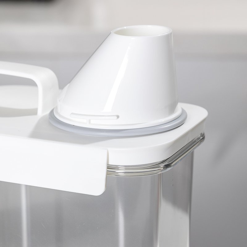 Wholesale Airtight Plastic Dog Cat Food Storage Containers Pet Dry Food Dispenser Cup Pet Container with Measuring