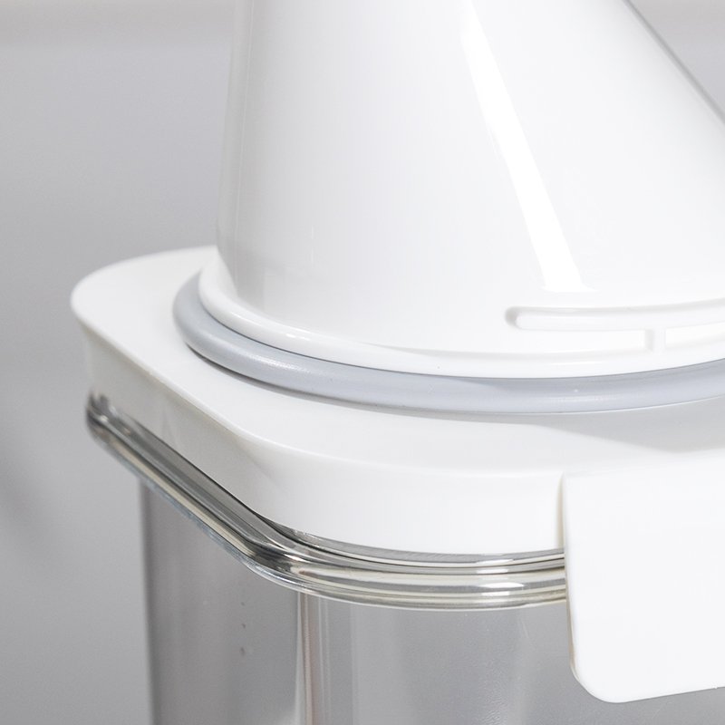 Wholesale Airtight Plastic Dog Cat Food Storage Containers Pet Dry Food Dispenser Cup Pet Container with Measuring