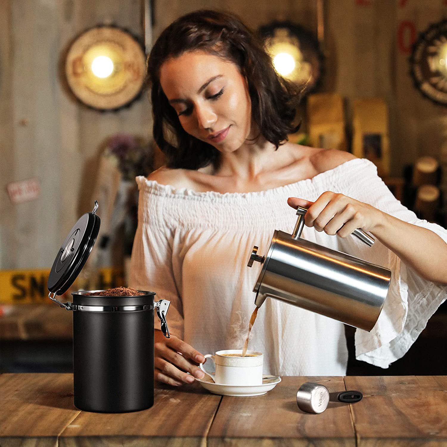 Airtight Stainless Steel Vacuum Coffee Canister Kitchen Food Storage Container Coffee Bean Storage Containers with Scoop