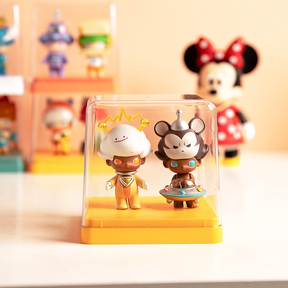 Transparent small box flip top storage display box for figures model protect box