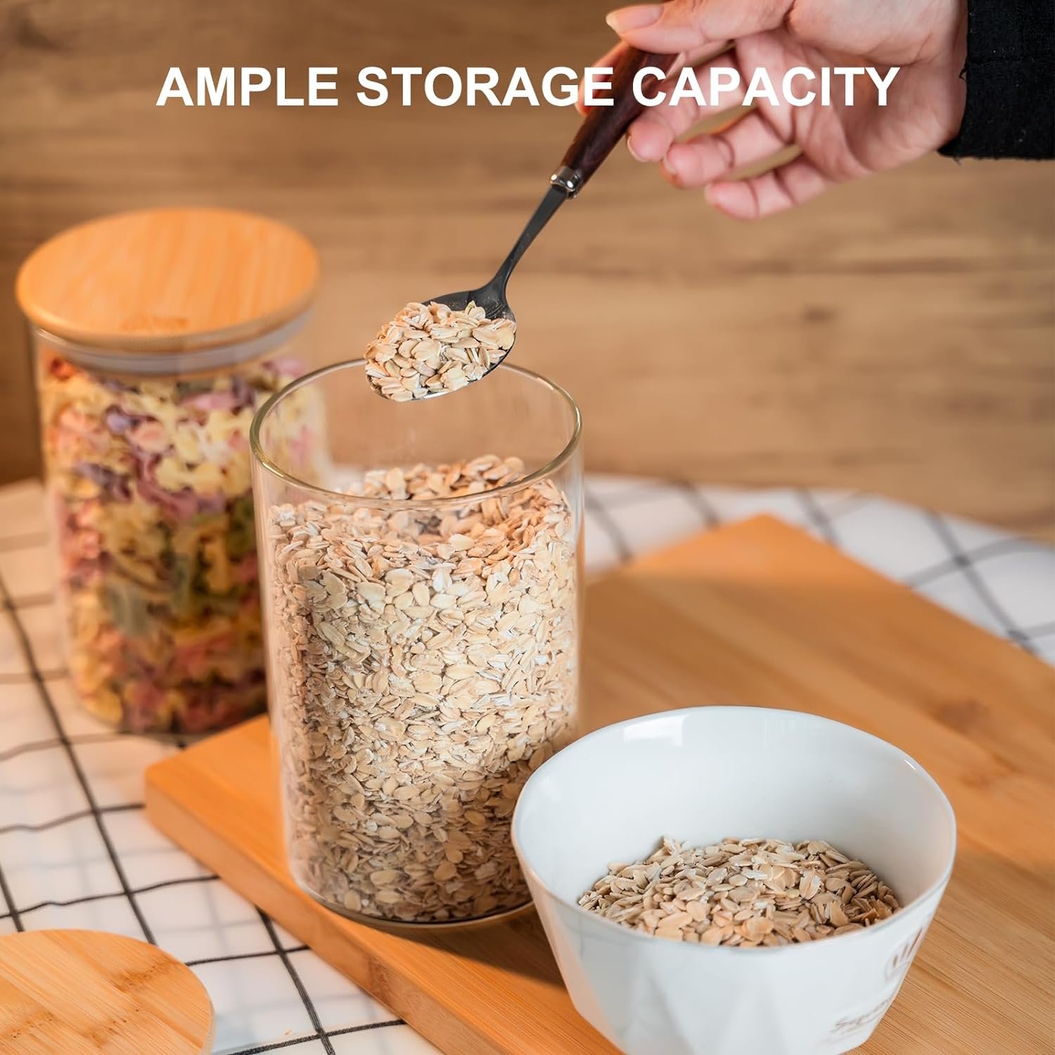 Wholesale Kitchen Borosilicate Glass Airtight Food Storage Container with Bamboo Wood Lid Round Clear Glass Jar Pantry Organizer