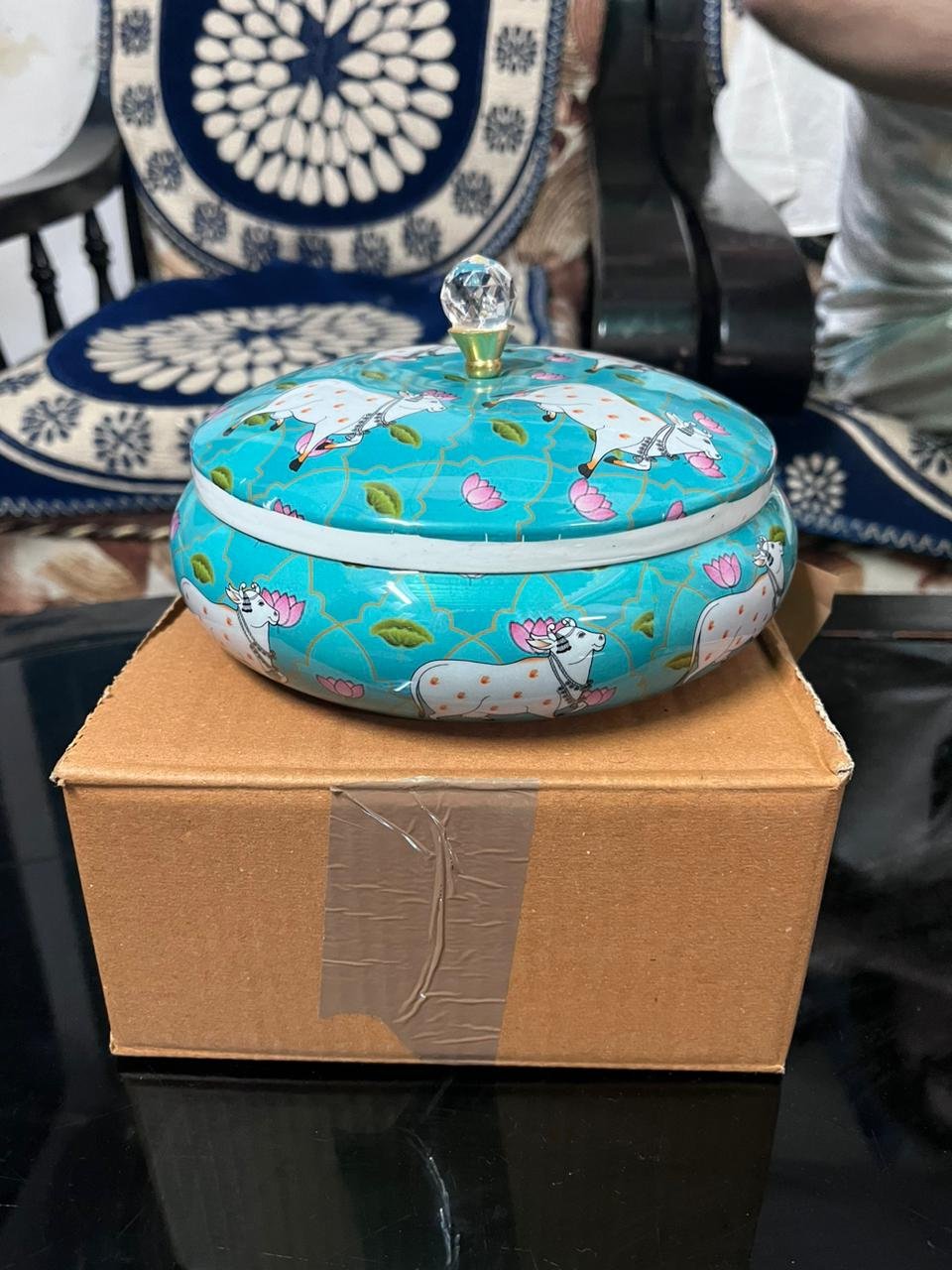 metal containers with indian cow theme patterns ideal for food storage and suitable for resale by home decoration