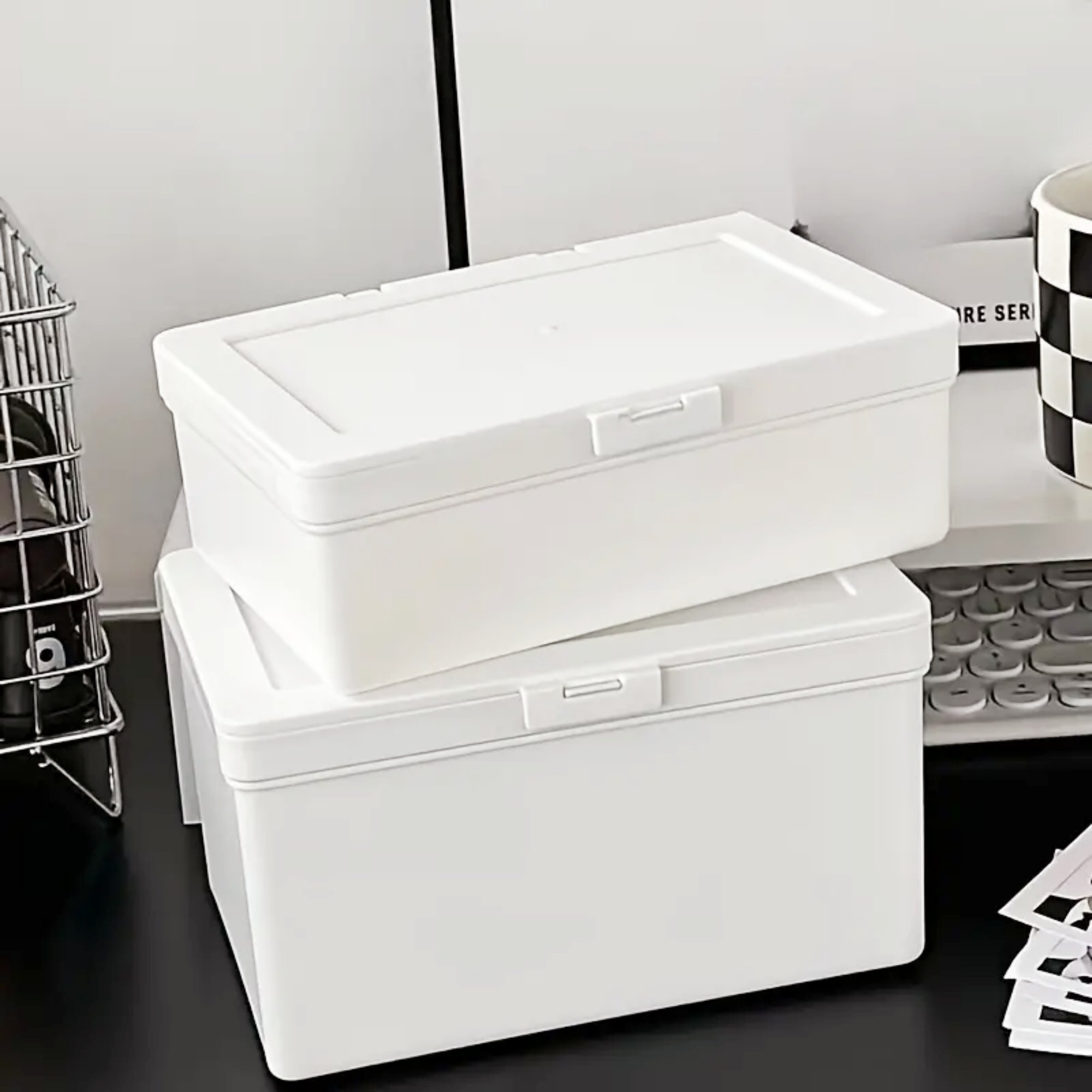 Multi functional white plastic storage box flip cover - dustproof desktop organizer box, suitable for jewelry and art supplies