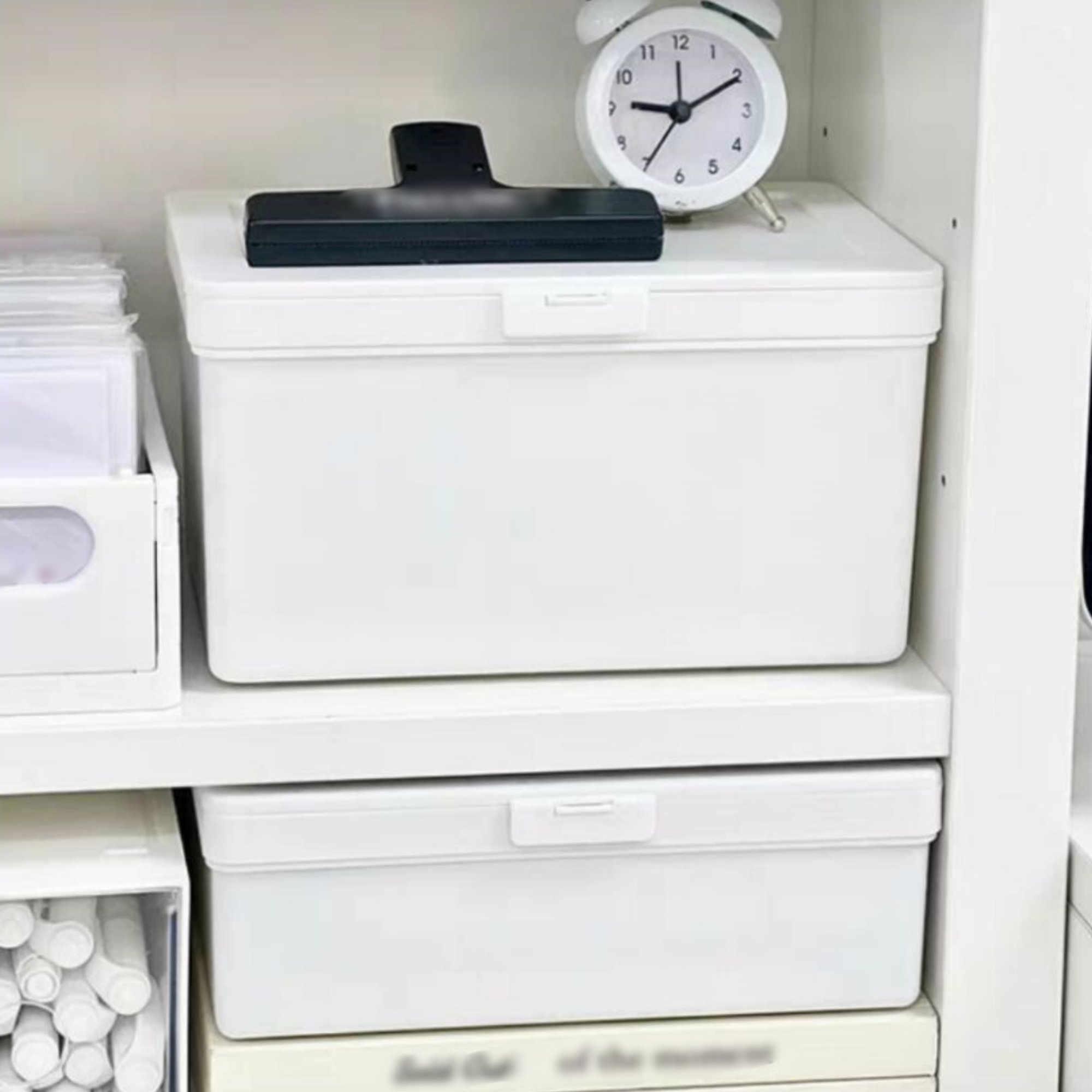 Multi functional white plastic storage box flip cover - dustproof desktop organizer box, suitable for jewelry and art supplies